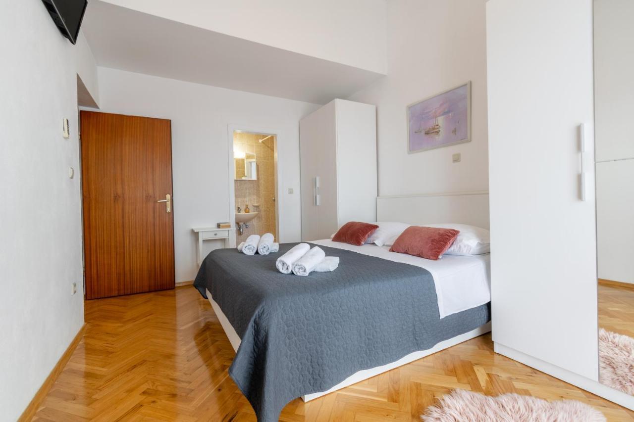 Apartment Iva With Sea View มาคาร์สกา ภายนอก รูปภาพ